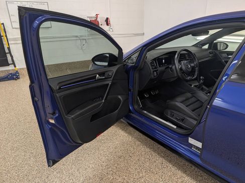 Used 2018 Volkswagen Golf 4-Door AWD/4WD image 7