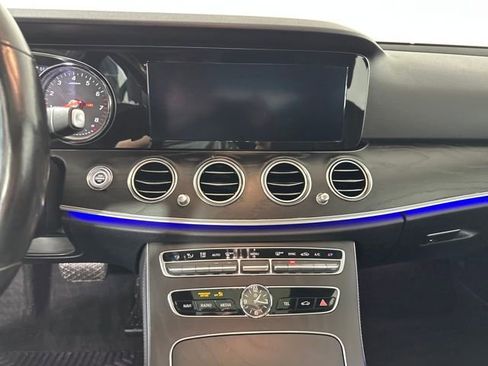 Used 2019 Mercedes-Benz E 300 4MATIC image 21