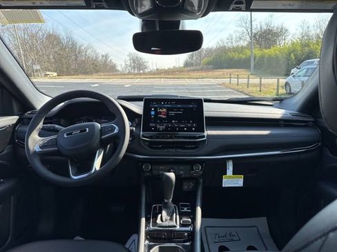 New 2026 Jeep Compass Latitude image 12