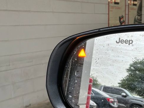Used 2025 Jeep Compass Limited AWD/4WD image 19