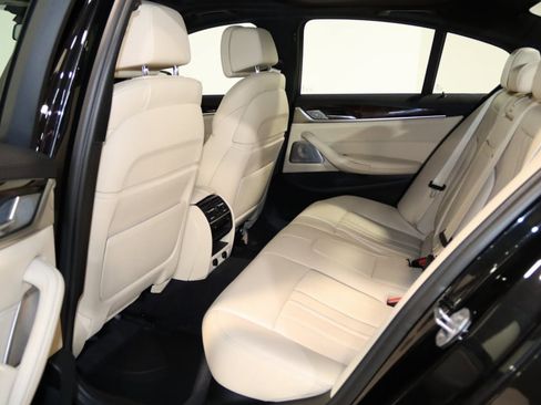 Used 2018 BMW M550i xDrive image 51