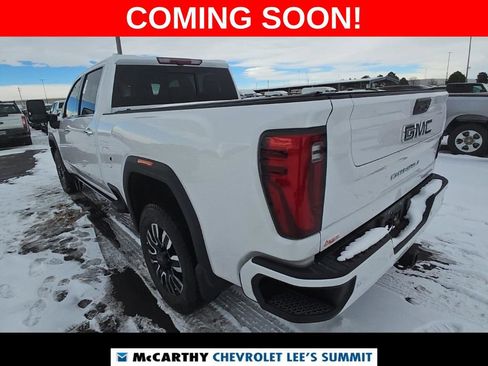 Used 2024 GMC Sierra 2500 Denali Ultimate AWD/4WD image 4