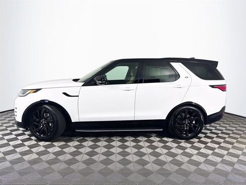 Used 2025 Land Rover Discovery Dynamic SE image 8