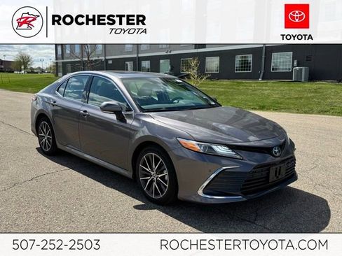 Used 2023 Toyota Camry XLE w/ Navigation Package FWD image 1