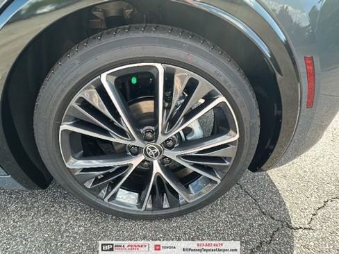New 2026 Toyota Prius XLE FWD image 18