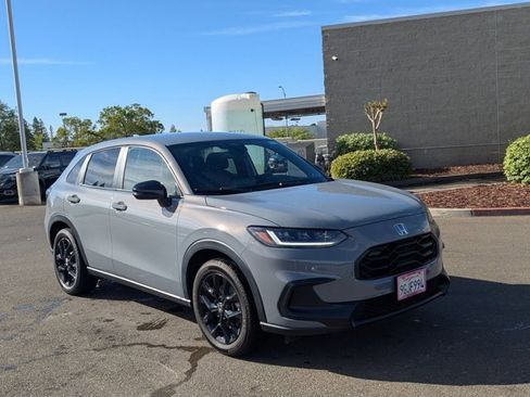 Used 2023 Honda HR-V Sport image 3