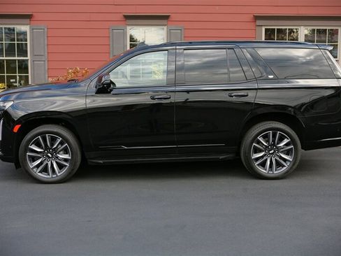 Used 2023 Cadillac Escalade Sport image 4