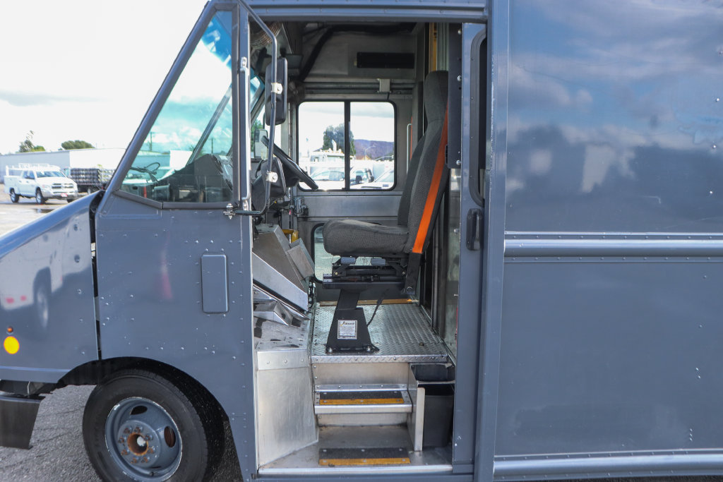 Used 2019 Ford E-450 and Econoline 450 Super Duty RWD image 15
