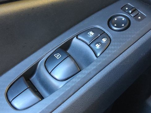 Used 2024 Nissan Altima 2.5 SV FWD image 27