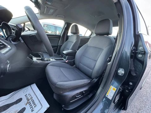 Used 2017 Chevrolet Cruze LT w/ Convenience Package FWD image 13