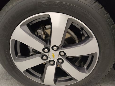 Used 2021 Chevrolet Traverse LT w/ LT Premium Package image 31