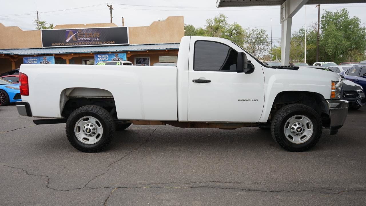 Used 2013 Chevrolet Silverado 2500 W/T RWD image 2