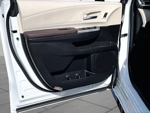 Certified 2024 Toyota Sienna Platinum AWD/4WD image 21