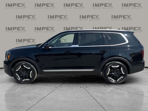 Used 2023 Kia Telluride EX image 2