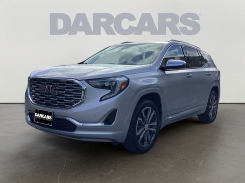 Used 2019 GMC Terrain Denali w/ Advanced Safety Package image 3