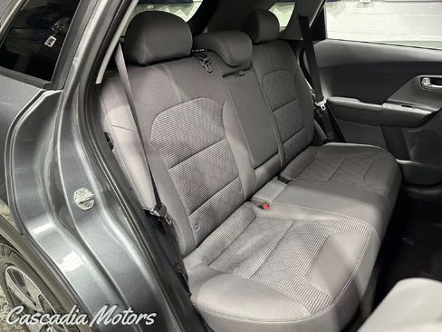 Used 2017 Kia Niro LX FWD image 11
