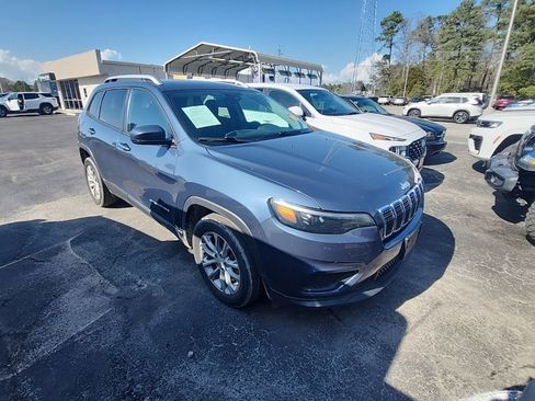 Used 2021 Jeep Cherokee Latitude w/ Mopar Interior Package image 2