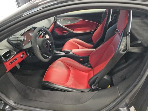 Used 2023 McLaren Artura RWD image 2