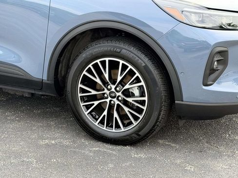 Used 2023 Ford Escape SE w/ PHEV Premium Package FWD image 7