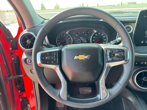 Used 2025 Chevrolet Blazer LT FWD image 28