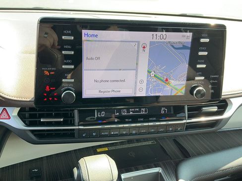 Certified 2023 Toyota Sienna Platinum AWD/4WD image 24