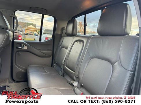 Used 2014 Nissan Frontier SL w/ SL Moonroof Package image 17