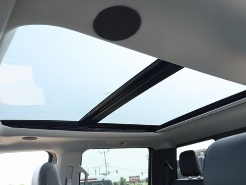 New 2026 Ford F250 Lariat w/ Black Appearance Package image 17