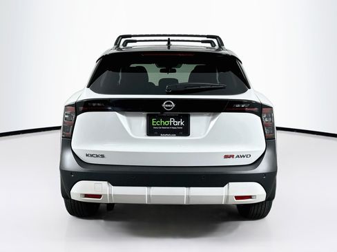 Used 2026 Nissan Kicks SR w/ Cold Weather Package AWD/4WD image 7
