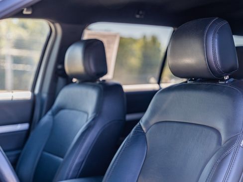 Certified 2017 Ford Explorer XLT w/ Equipment Group 202A image 21