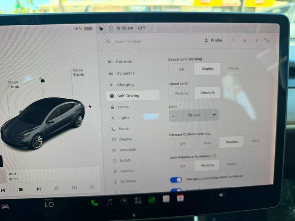 Used 2018 Tesla Model 3 Mid Range RWD image 30