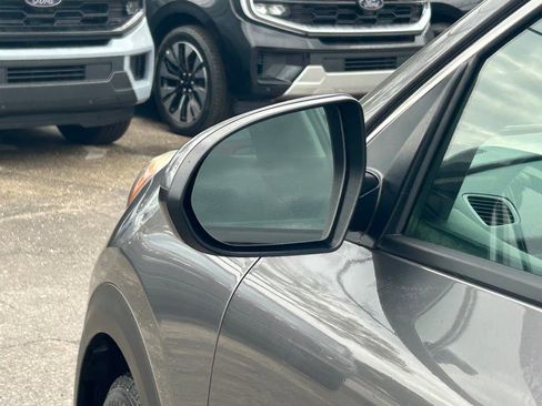 Used 2017 Kia Niro LX image 17