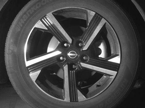 Used 2025 Nissan Sentra SV FWD image 16