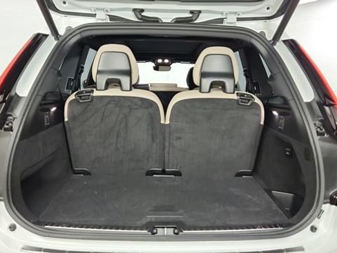 Certified 2026 Volvo XC90 B6 Plus w/ Protection Package Premier AWD/4WD image 41