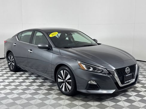 Used 2022 Nissan Altima 2.5 SV image 3