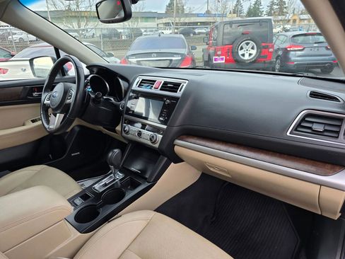 Used 2016 Subaru Outback 3.6R Limited image 10