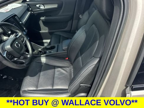 Used 2024 Volvo XC40 B5 Core AWD/4WD image 18