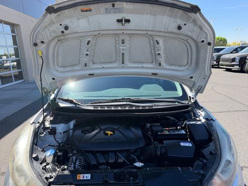 Used 2015 Hyundai Elantra SE w/ Option Group 03 image 22