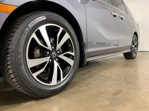 Used 2019 Honda Odyssey Elite image 2