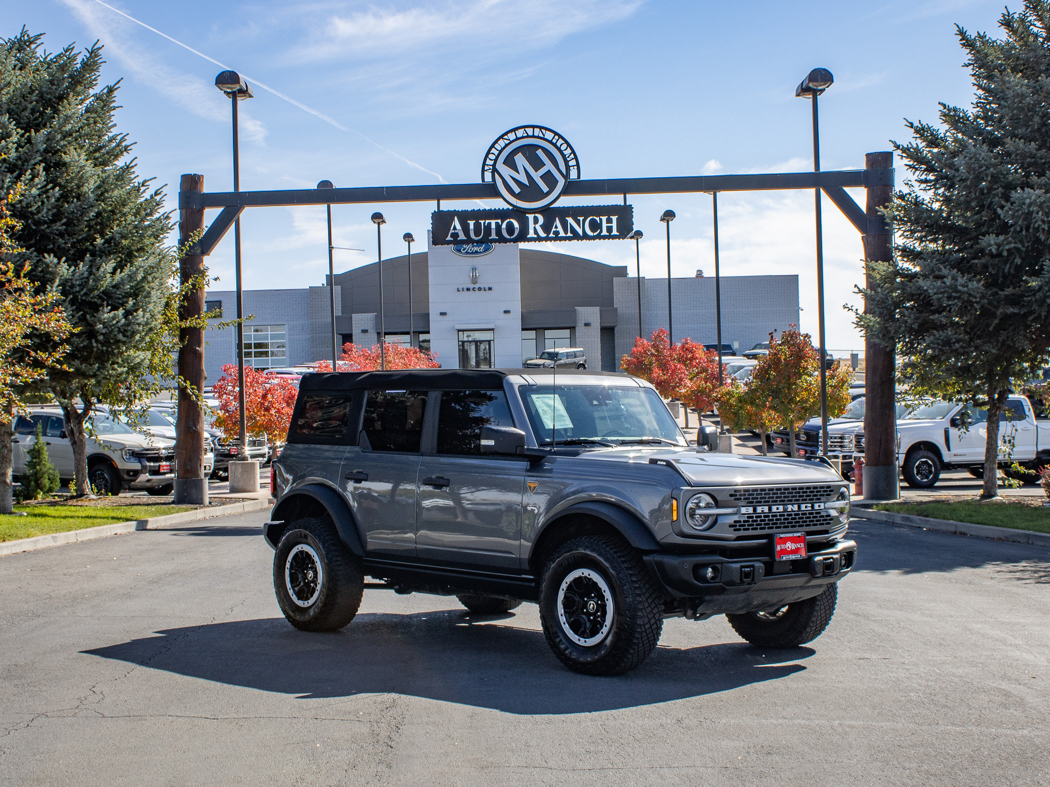 Used 2023 Ford Bronco Badlands w/ Sasquatch Package AWD/4WD image 1