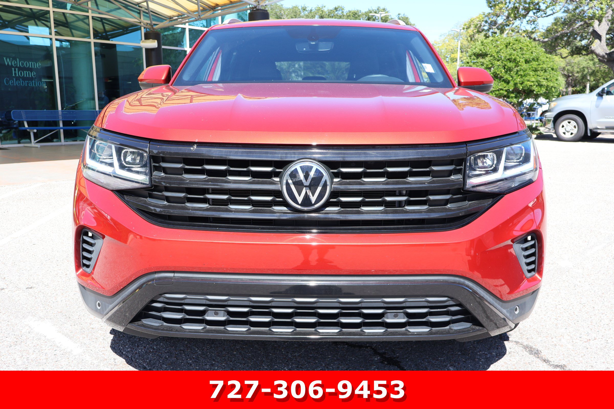 Used 2021 Volkswagen Atlas Cross Sport SE w/ 20" Black Wheels Package FWD image 10