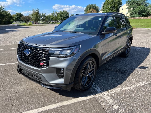 Used 2025 Ford Explorer ST AWD/4WD image 5