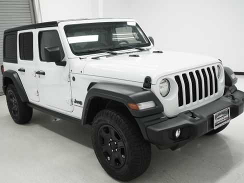 Used 2024 Jeep Wrangler Unlimited Sport AWD/4WD image 3
