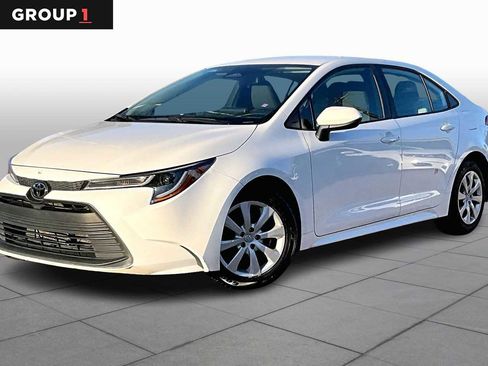Used 2024 Toyota Corolla LE image 1