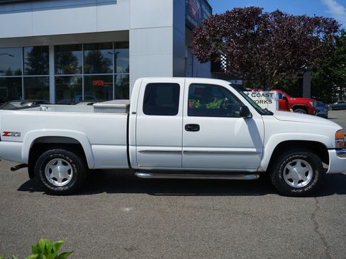 Used 2003 GMC Sierra 1500 SLT w/ SLT Preferred Equipment Group AWD/4WD image 8