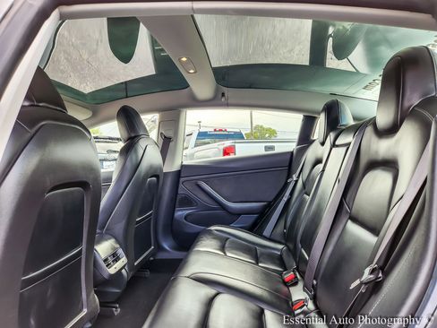 Used 2018 Tesla Model 3 Long Range RWD image 11