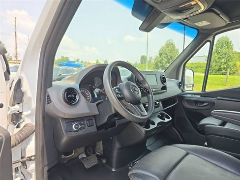 Used 2022 Mercedes-Benz Sprinter 2500 image 20