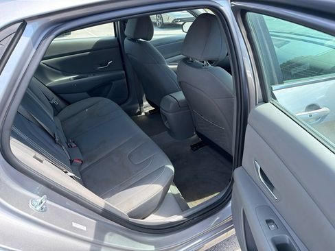 Certified 2025 Hyundai Elantra SEL FWD image 20