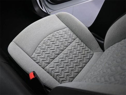 Used 2023 Chevrolet Equinox LS image 12