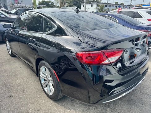 Used 2016 Chrysler 200 Limited w/ Convenience Group image 4