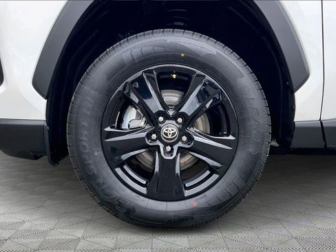 Used 2024 Toyota RAV4 XLE image 21